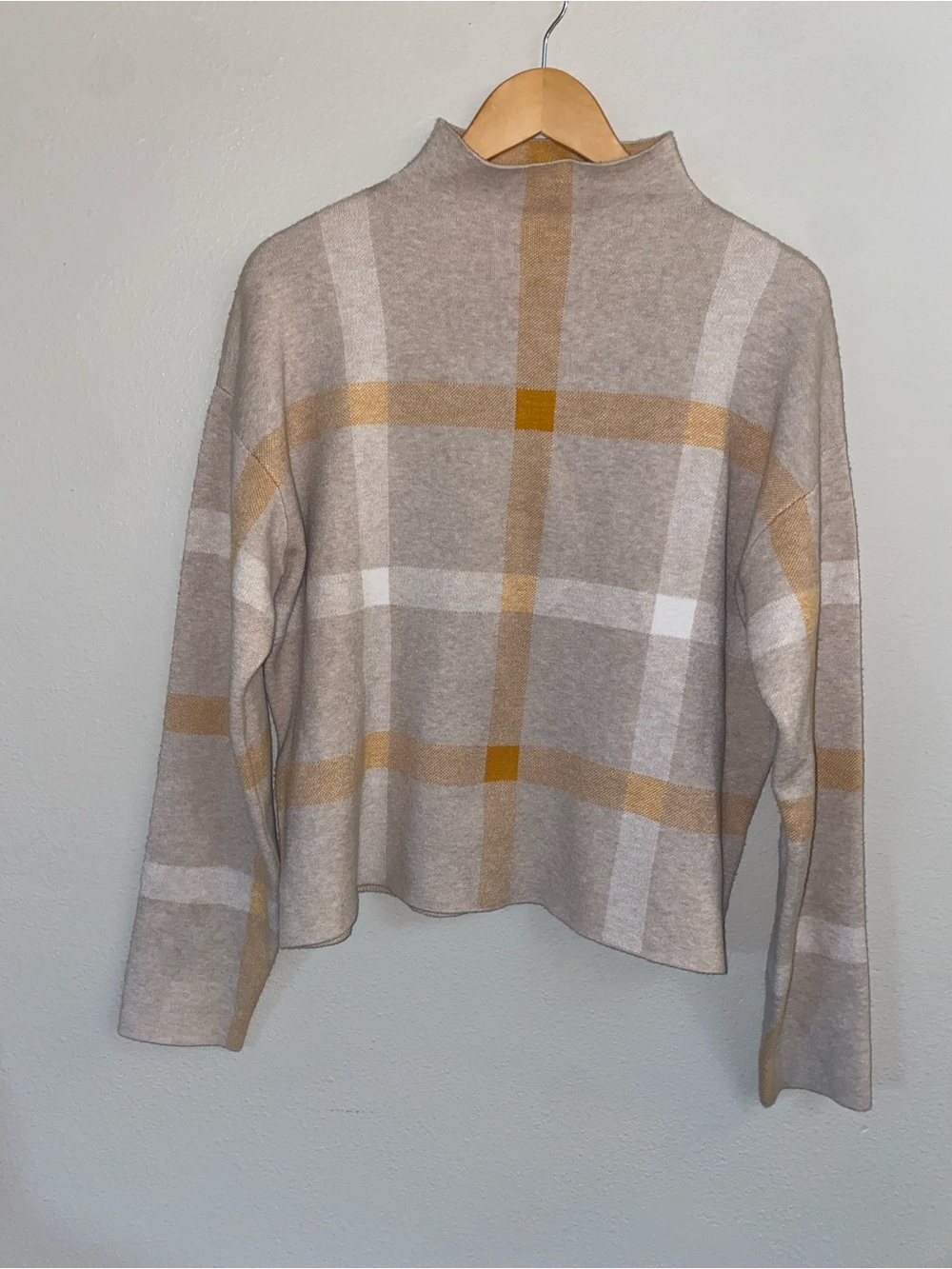 Tahari Plaid Mock Neck Knit Sweater Beige Tan Yellow XL Like New Preppy
